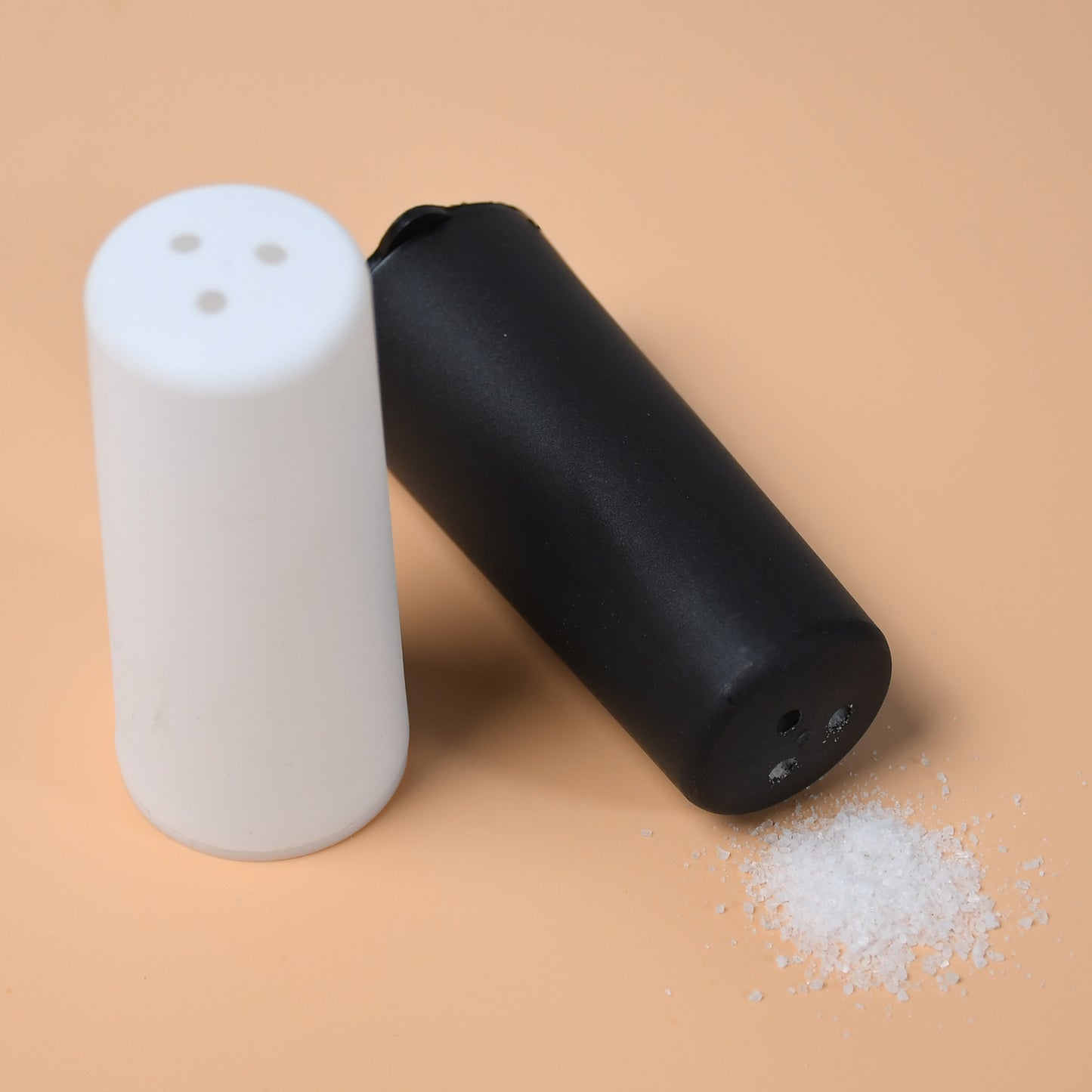 Salt Pepper Dispenser Dining Table Spice Storing Use New Look Dispenser For Home Hotel Use