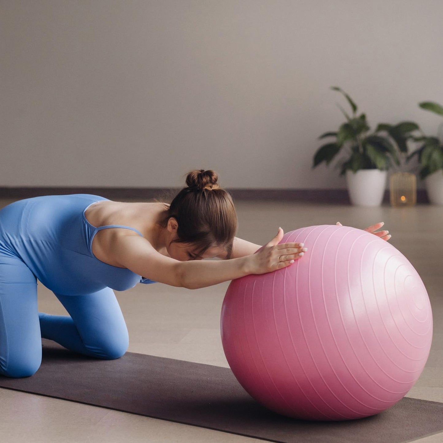 Anti Burst 65 Cm Exercise Ball With Inflation Pump Non-Slip Gym Ball For Yoga Pilates Core Training Exercises At Home And Gym- Suitable For Men And Women