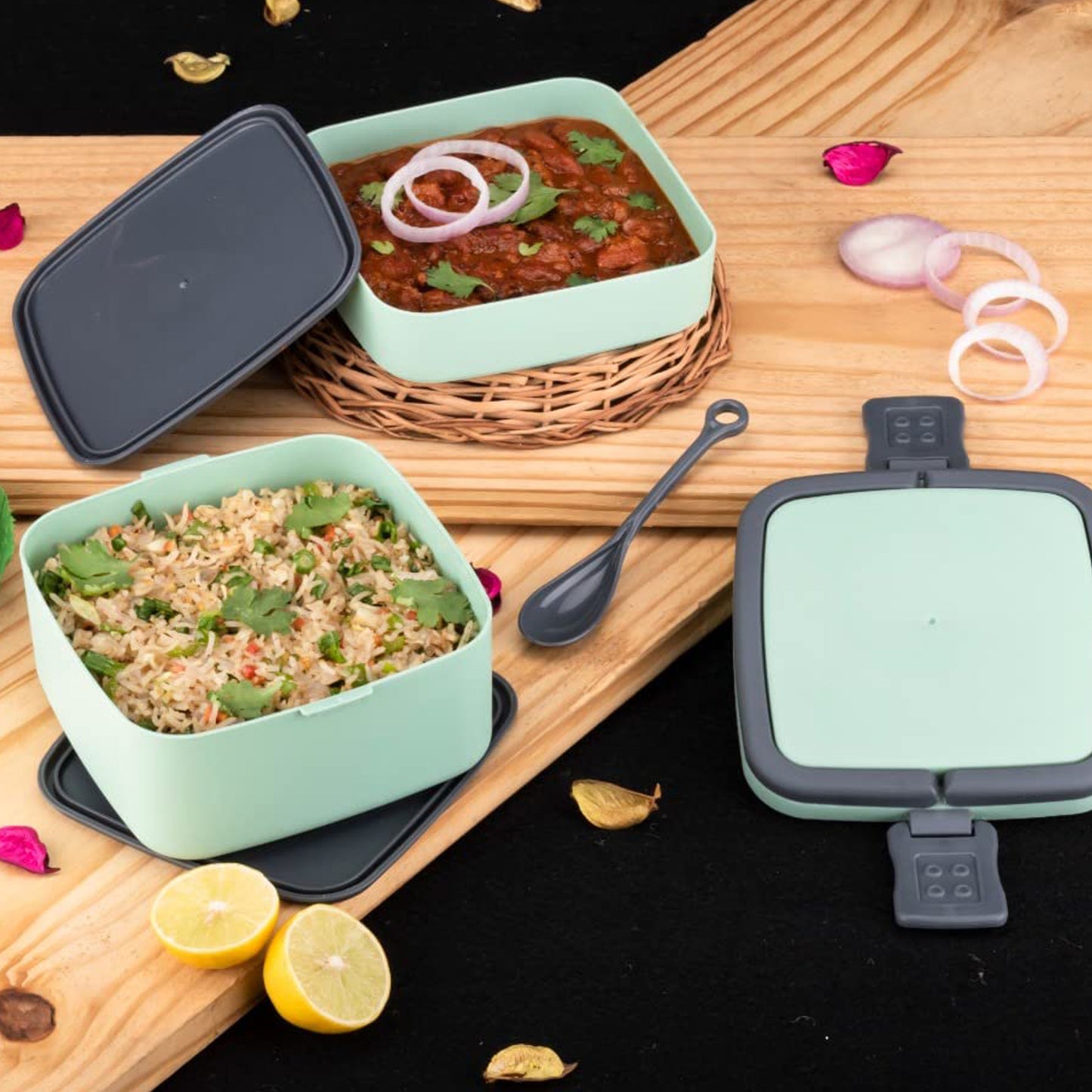 Green Double-Layer Portable Lunch Box Stackable With Carrying Handle And Spoon Lunch Box