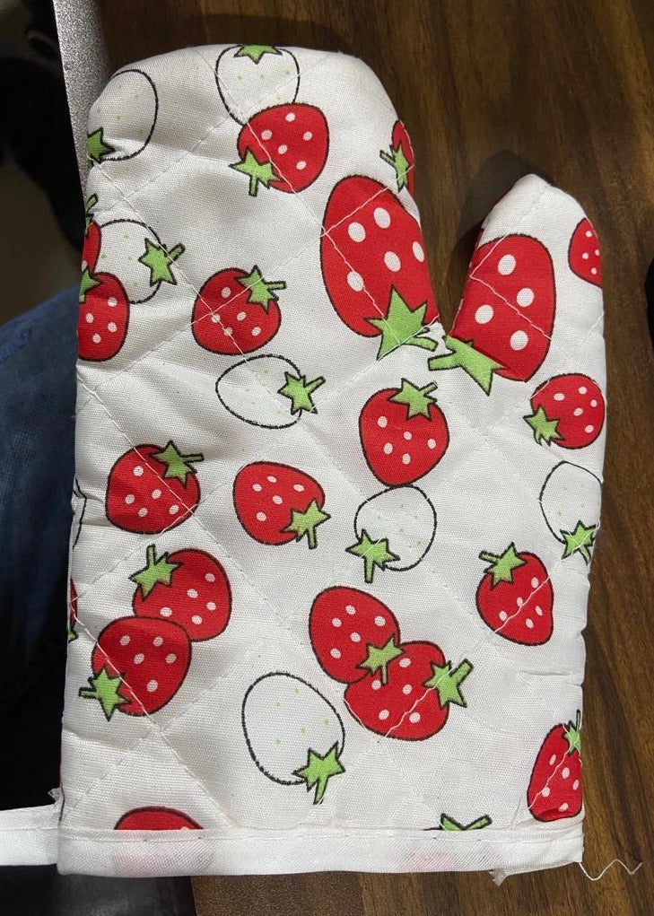 Designer Multicoloured Oven Mitt And Pot Holder