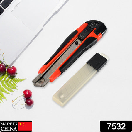 Heavy Duty 18 Mm Cutter Knife Set With Rubbered Handle With Extra Blades Best Use For Office And Home Use