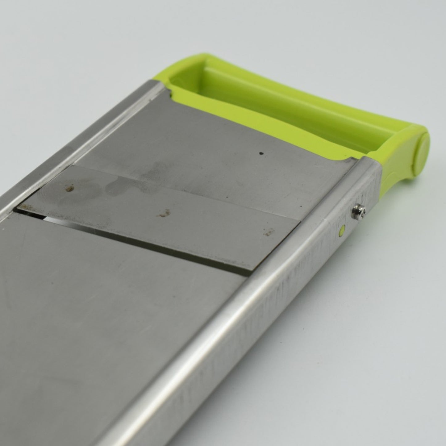 2 In 1 Potato Slicer Used In All Kinds Of Household Kitchen Purposes For Cutting And Slicing Of Potatoes.