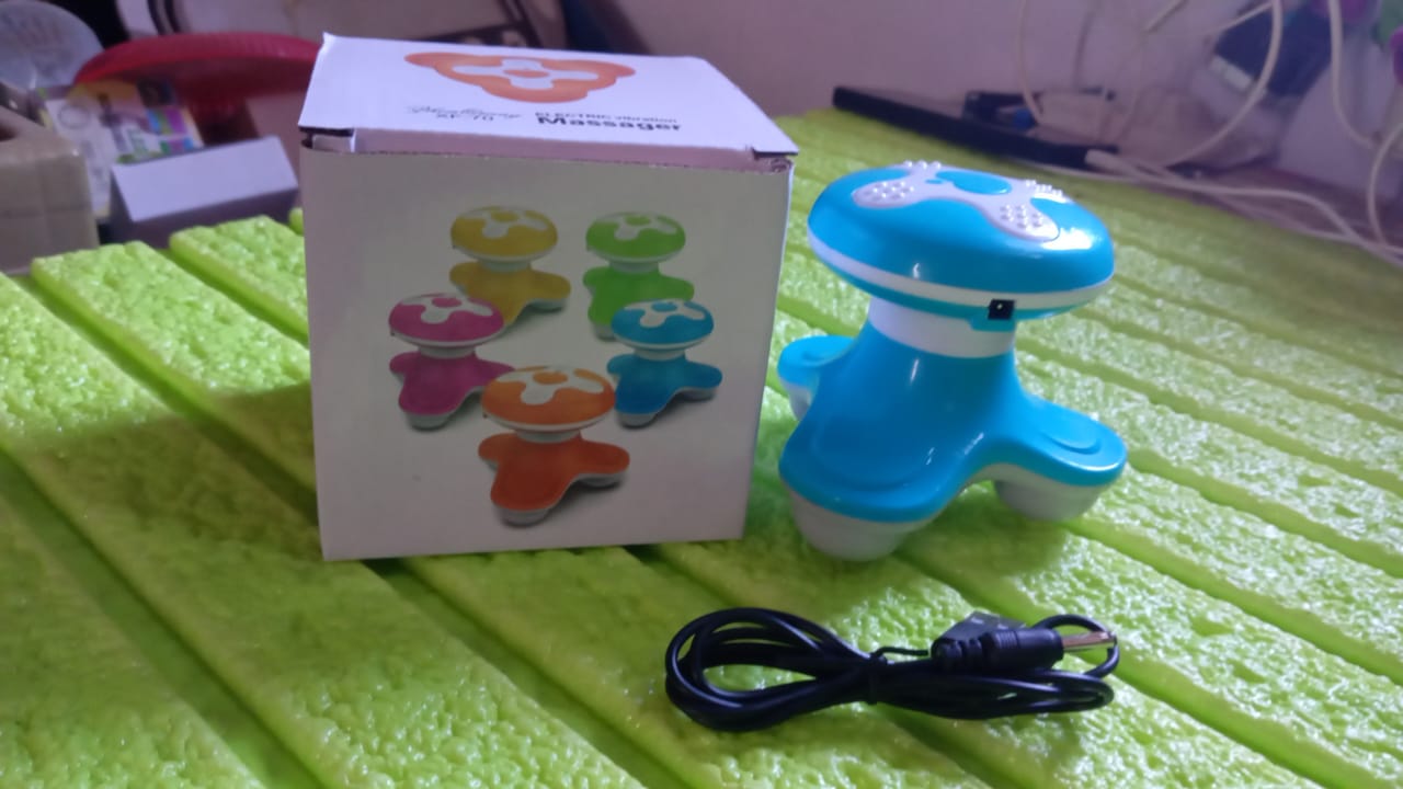 Multifunctional Mini Massager Triangle Electric Usb Massager Automatic Switch Relieve Fatigue As A Gift (1 Pc Battery Not Included)