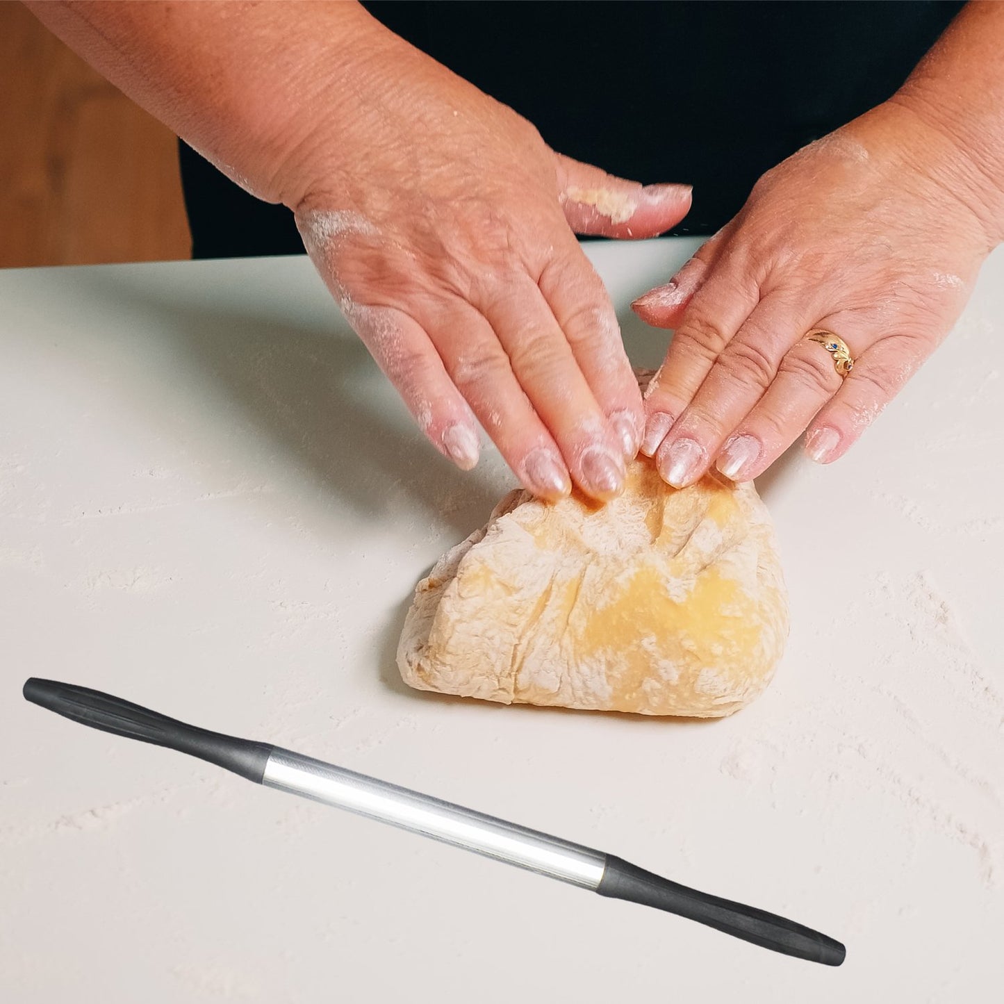 Kitchen Plastic Belanrolling Pin (Black)