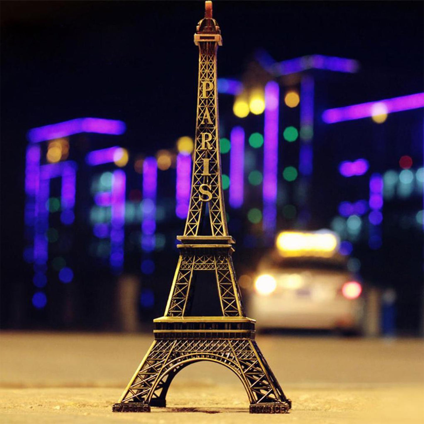 Antique Finish 3D Metal Paris Eiffel Tower Metal Craft Famous Landmark Building Metal Statue Cabinet Office Gifts Decorative Showpiece.