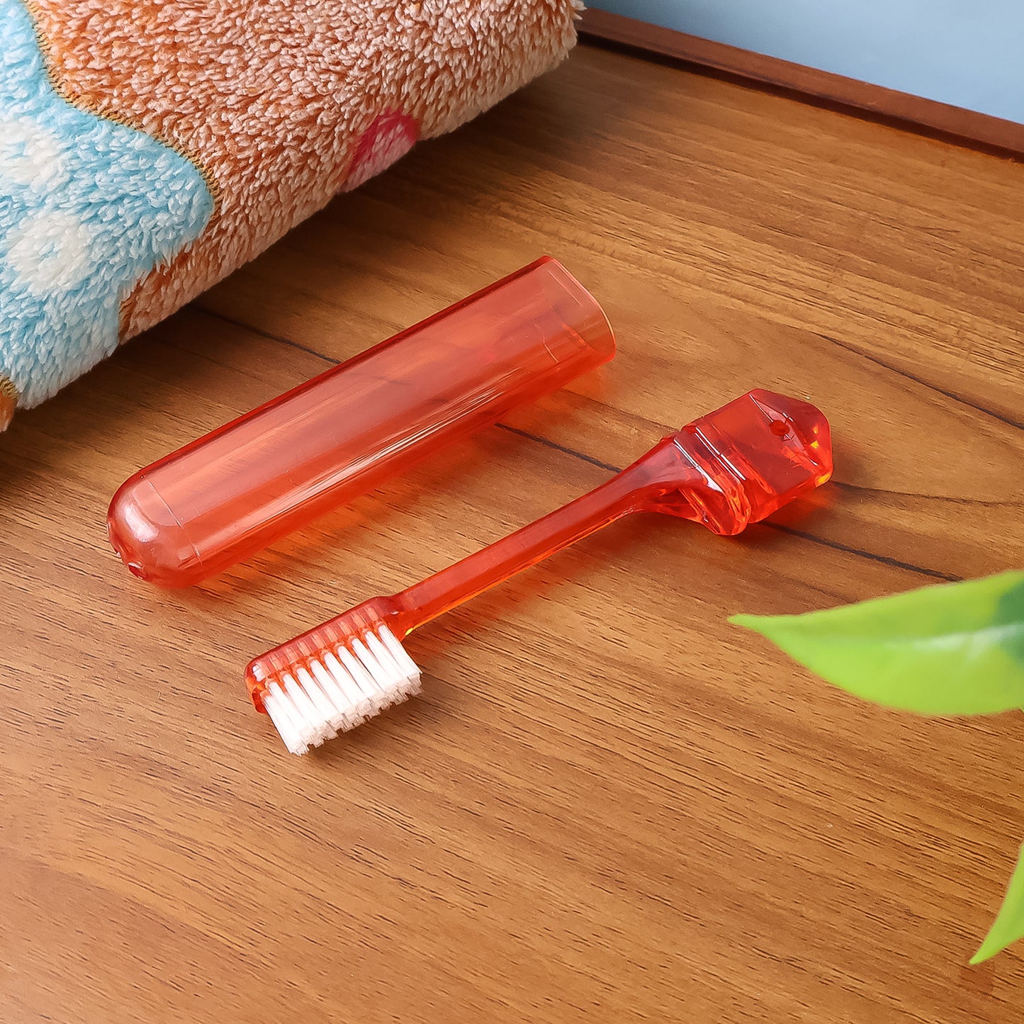 Portable Folding Toothbrush With Built-In Travel Case (1 Pc)