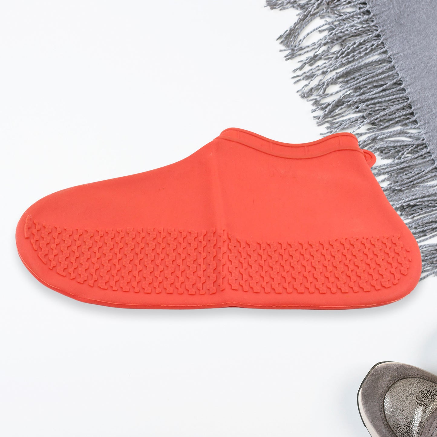 Non-Slip Silicone Rain Reusable Anti Skid Waterproof Fordable Boot Shoe Cover (Medium Size 1 Pair Red)