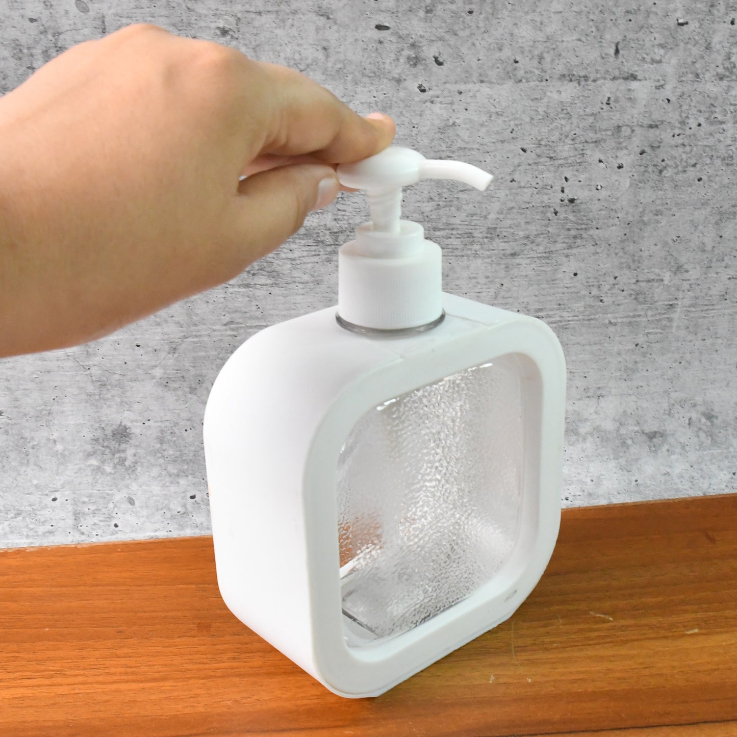 Snapsink Dispenser Plastic Clear Empty Pump Lotion Bottles (1 Set)