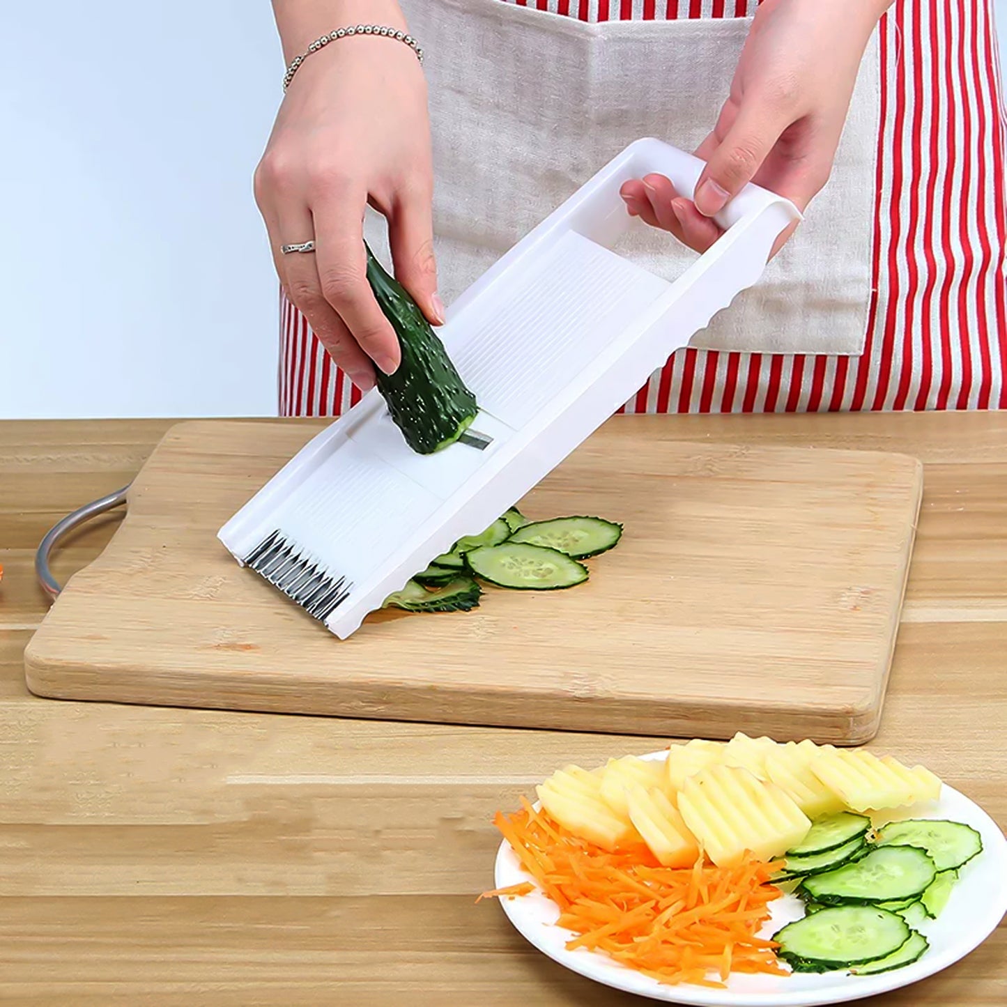 3 In1 Kitchen Set Grater Base Slicing Attachment And Peeler (3 Pcs Set)