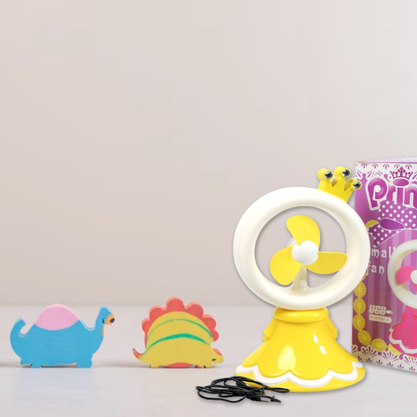 Princess Portable Fan Bright Color Desktop Office Usb  Battry Operate Fan (Battery Not Include)