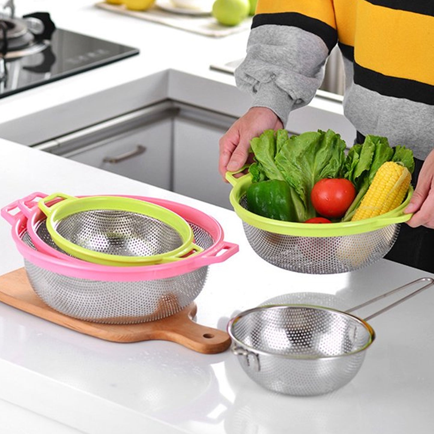 Big Stainless Steel Colander With Handle Large Metal Mesh Basket Strainer For Pasta Spaghetti Berry Veggies Fruits  Kitchen Food Colander Dishwasher Safe (1 Pc )