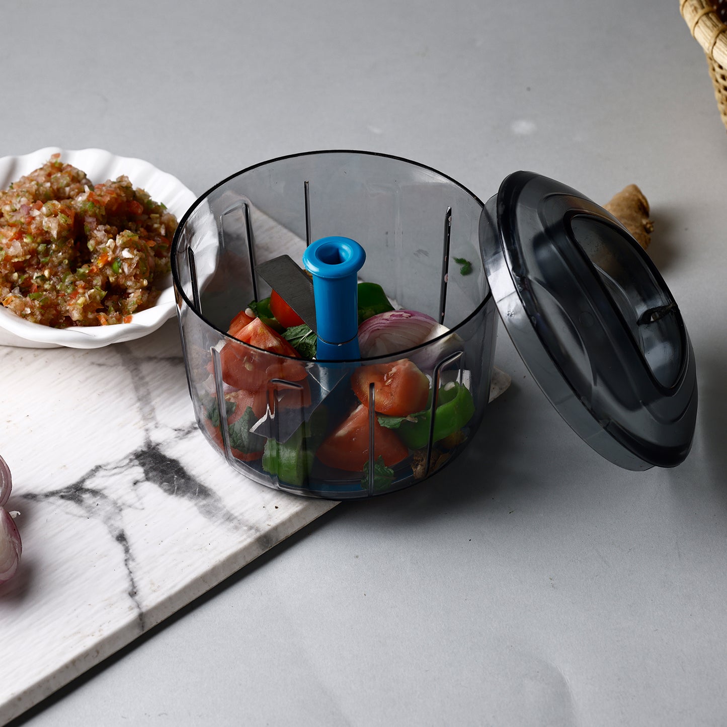Ganesh Bingo Lock-Unlock Push Chopper ( 725Ml )