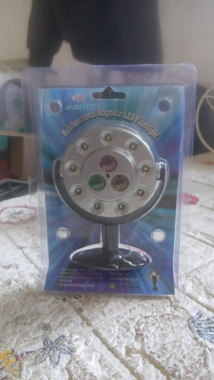 Multifunctional Magnetic Led Flashlight High Quality Waterproof Light Three Ultra-Bright Leds Battery Operated Led Light (Battery Not Included)