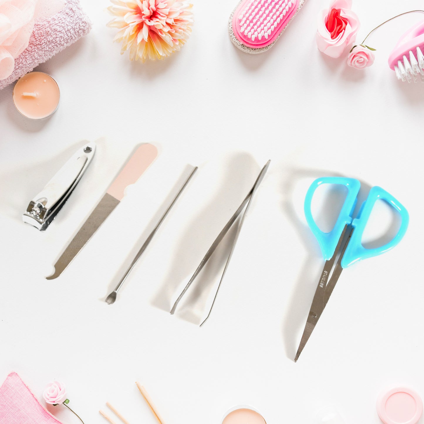 5 In 1 Stainless Steel Professional Manicure Set Nail Cutter For Women Nail Scissors Luxury Grooming Kit.