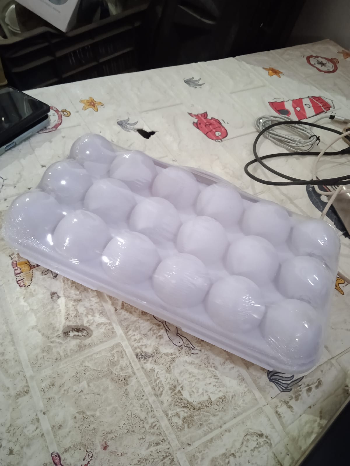 18 Grid Egg Holder Storage Shock-Proof Egg Container With Buckle Egg Carrier Egg Tray Egg Shelter Effective Full Seal Egg House Use For Fridge Camping Kitchen