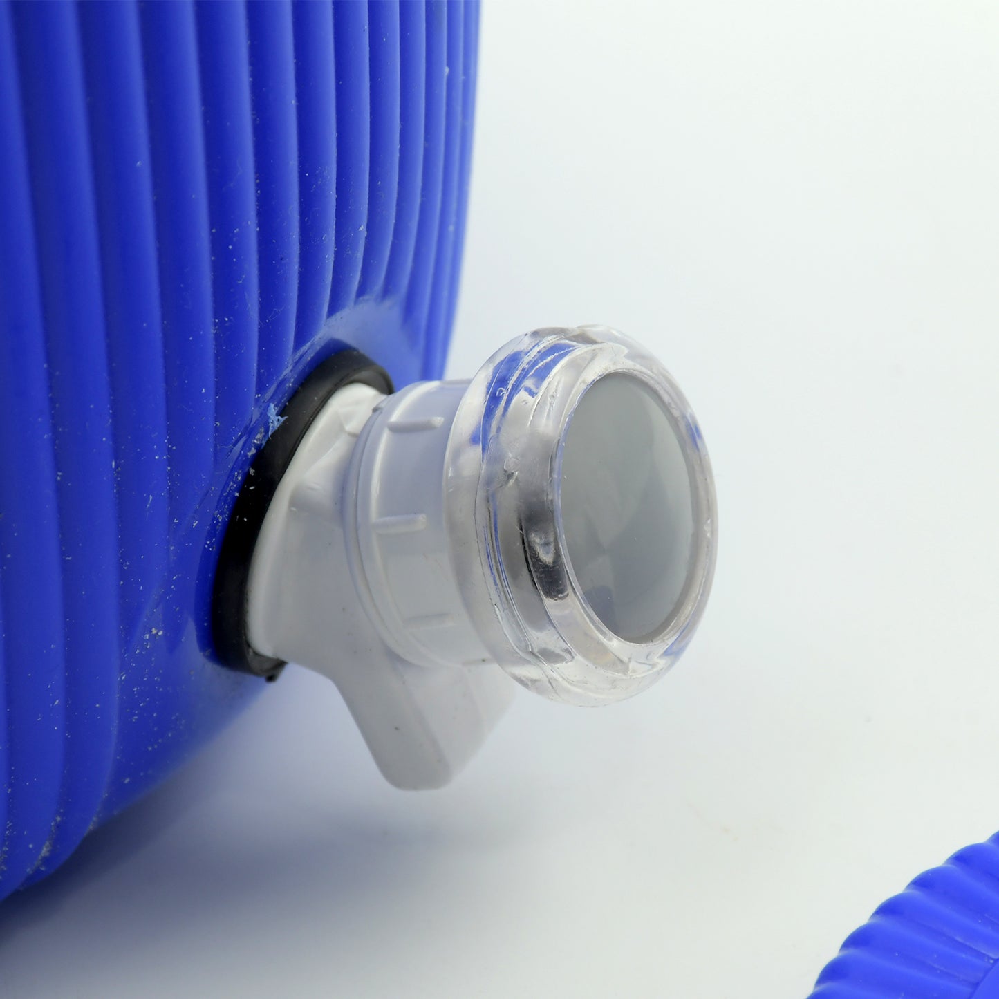 Insulated Water Jug Insulated Plastic Water Jug With A Sturdy Handle Water Jug Camper With Tap Plastic Insulated Water Water Storage Cool Water Storage For Home  Travelling (6000 Ml )