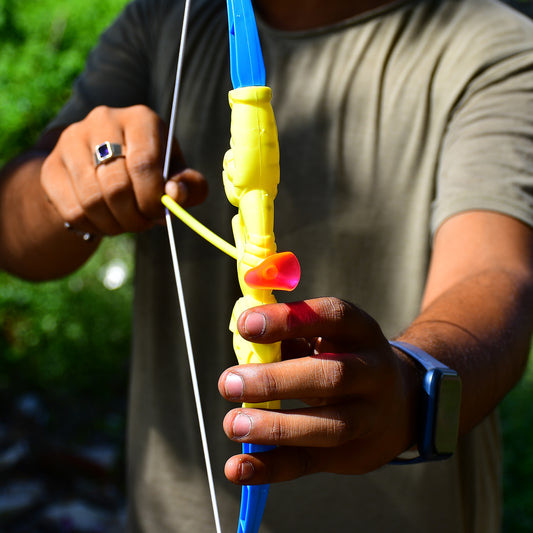 Plastic Archery Bow And Arrow Toy Set With Single Knife And 3Pc Arrow And Target Board