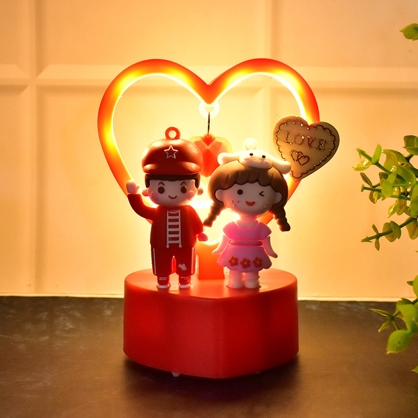 Cuteromantic Couple Love Showpiece With Heart Frame (1 Pc)