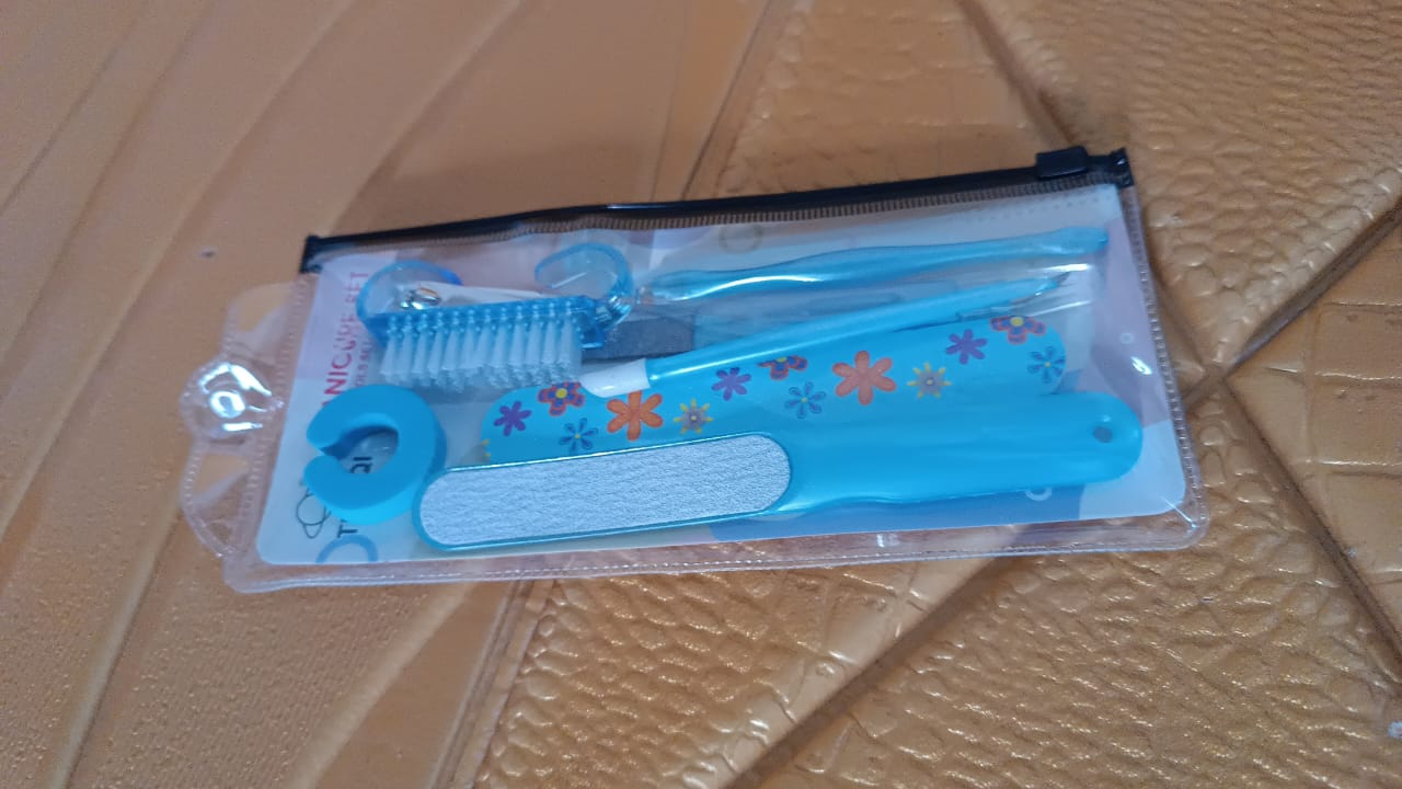 8 In1 Manicure Set Tool Kit