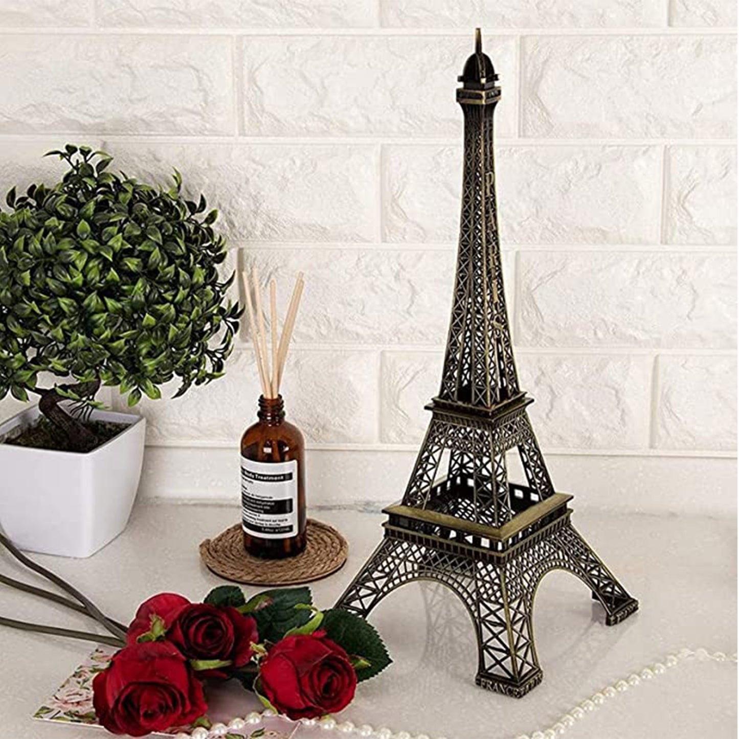 Antique Finish 3D Metal Paris Eiffel Tower Metal Craft Famous Landmark Building Metal Statue Cabinet Office Gifts Decorative Showpiece.