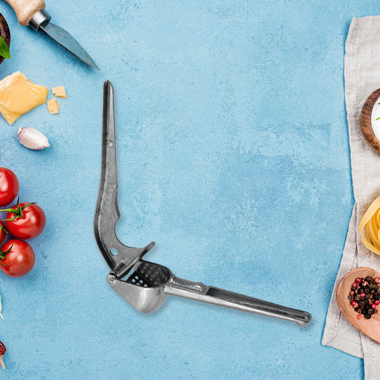 Garlic Press All Aluminum Easy To Use With Light Weight Without Difficulty Cooking Baking Kitchen Tool Dishwaher Safe