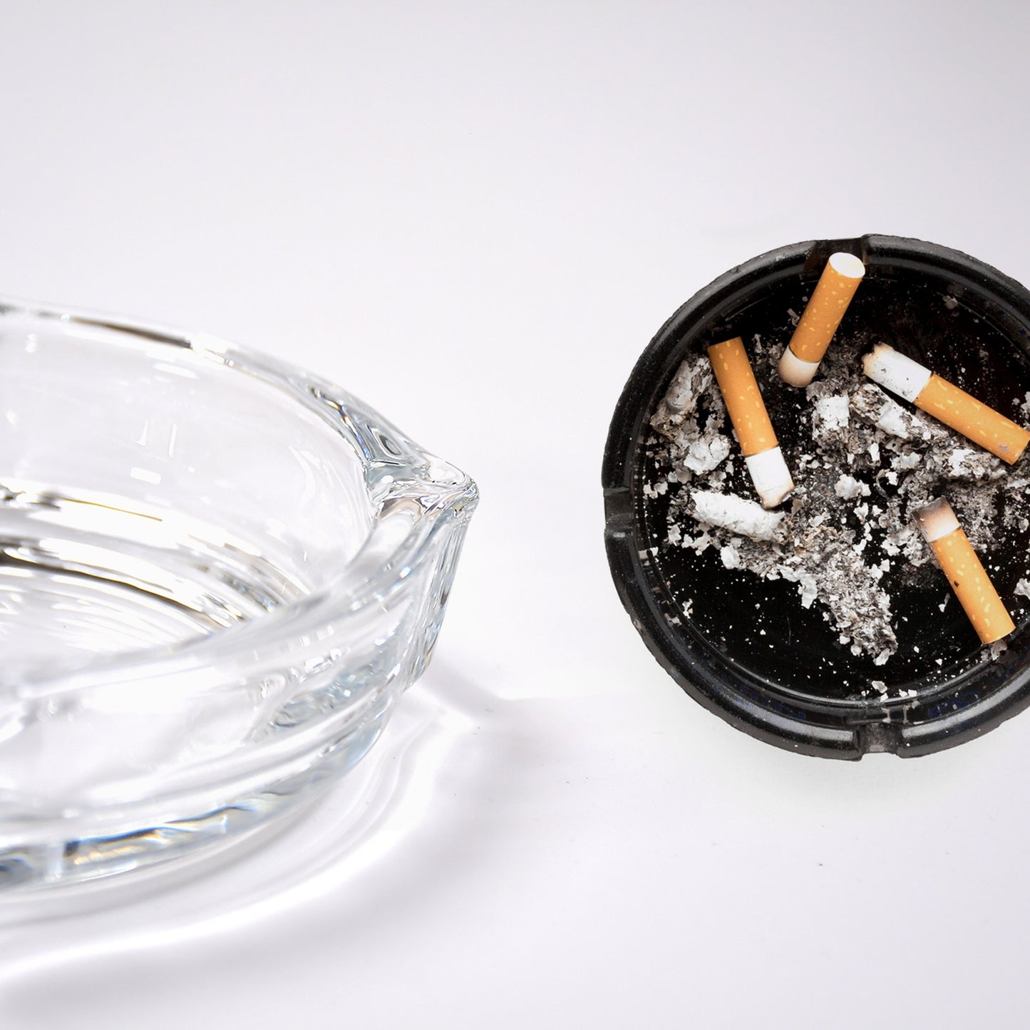 Glass Brunswick Crystal Quality Cigar Cigarette Ashtray Round Tabletop For Home Office Indoor Outdoor Home Decor
