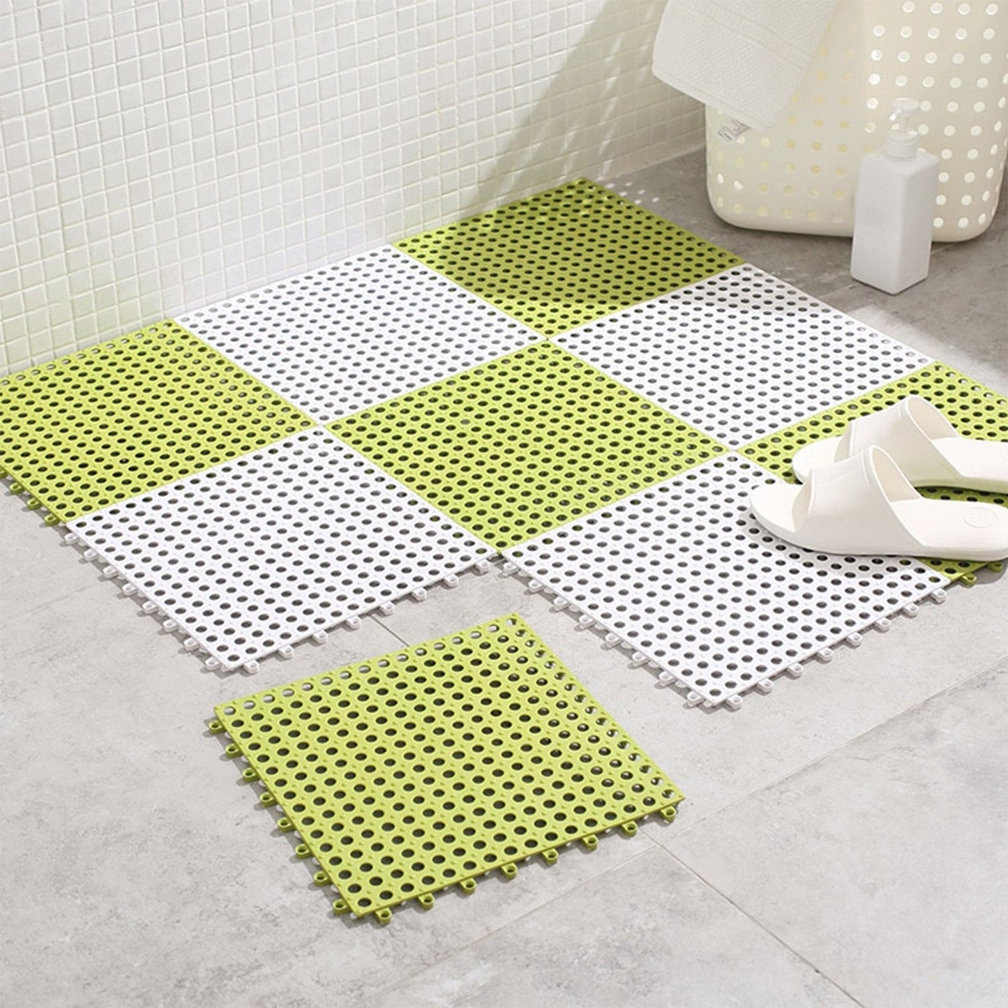 Bath Anti Slip Mat Used While Bathing And Toilet Purposes To Avoid Slippery Floor Surfaces.